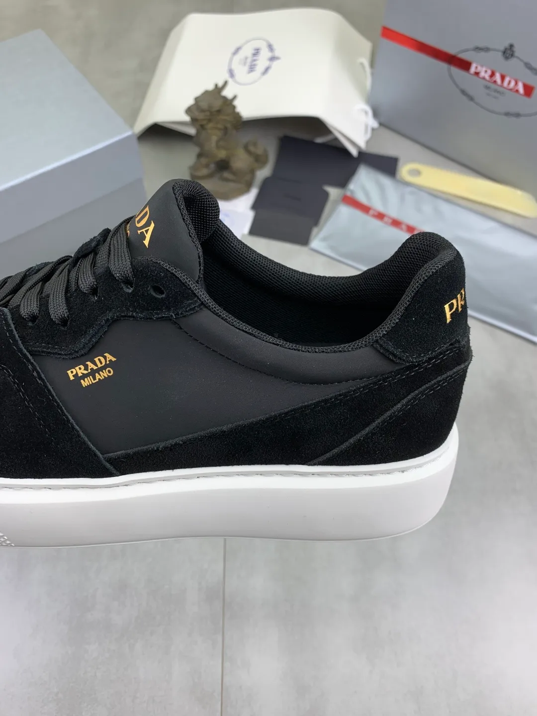 Men's men's shoes P560 💰【New style】Top quality, new popular models on the official website, which will never go out of style for a century, 🆘 The trendy brand (Prada) mainly promotes popular models, avant-garde and versatile fashionable men's shoes, privately molded, with cowhide splicing and 1:1 oil edge treatment... fashionable and simple, original imported cowhide with python skin, cowhide leather lining for feet; the atmosphere and personality are more fashionable, eye-catching and pursuing class. It will subvert the old idea and be a must-have for fashionistas who want to spend time with you! Must keep it! High-end comfortable and low-cost, high-end quality workmanship. Size: 38-45 4️⃣ colors available. full package